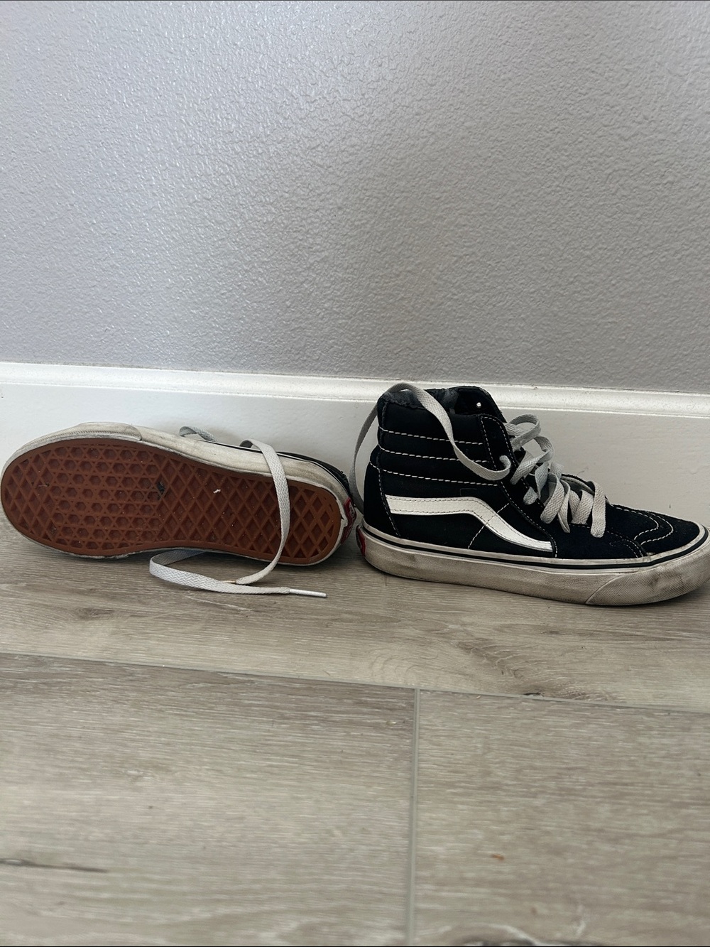 Vans Black and White Sk8-Hi Classic Sneakers